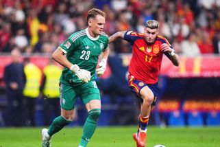 Třetí branka Španělů? Faul, zlobí se Kinský. Experti souhlasí - Sport.cz